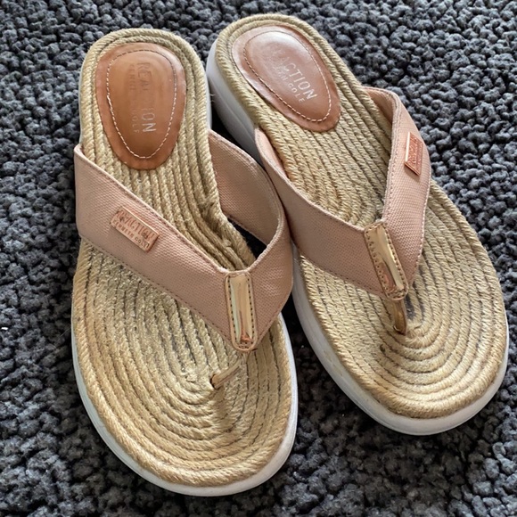 NEW Kenneth Cole Reaction Beach Wedge Sandals Size 6.5 - Picture 2 of 3